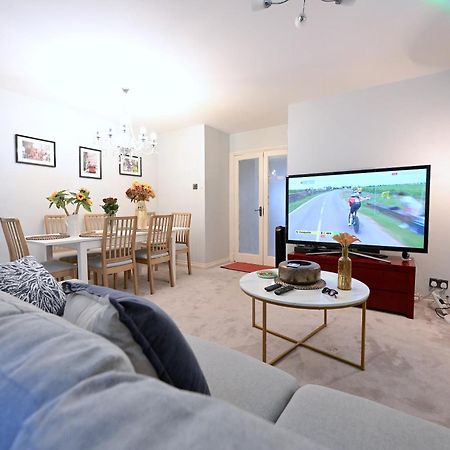 3 Bedroom House In Euston, Patio & Bbq London Exterior photo