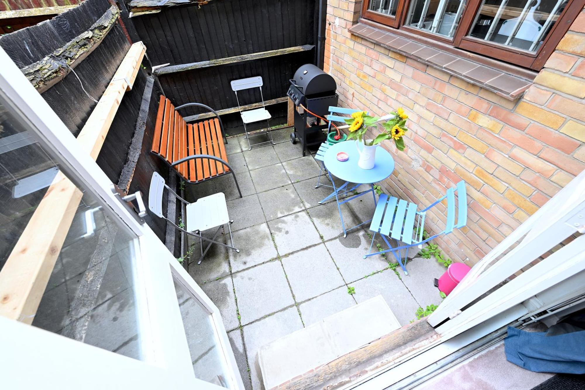 3 Bedroom House In Euston, Patio & Bbq London Exterior photo