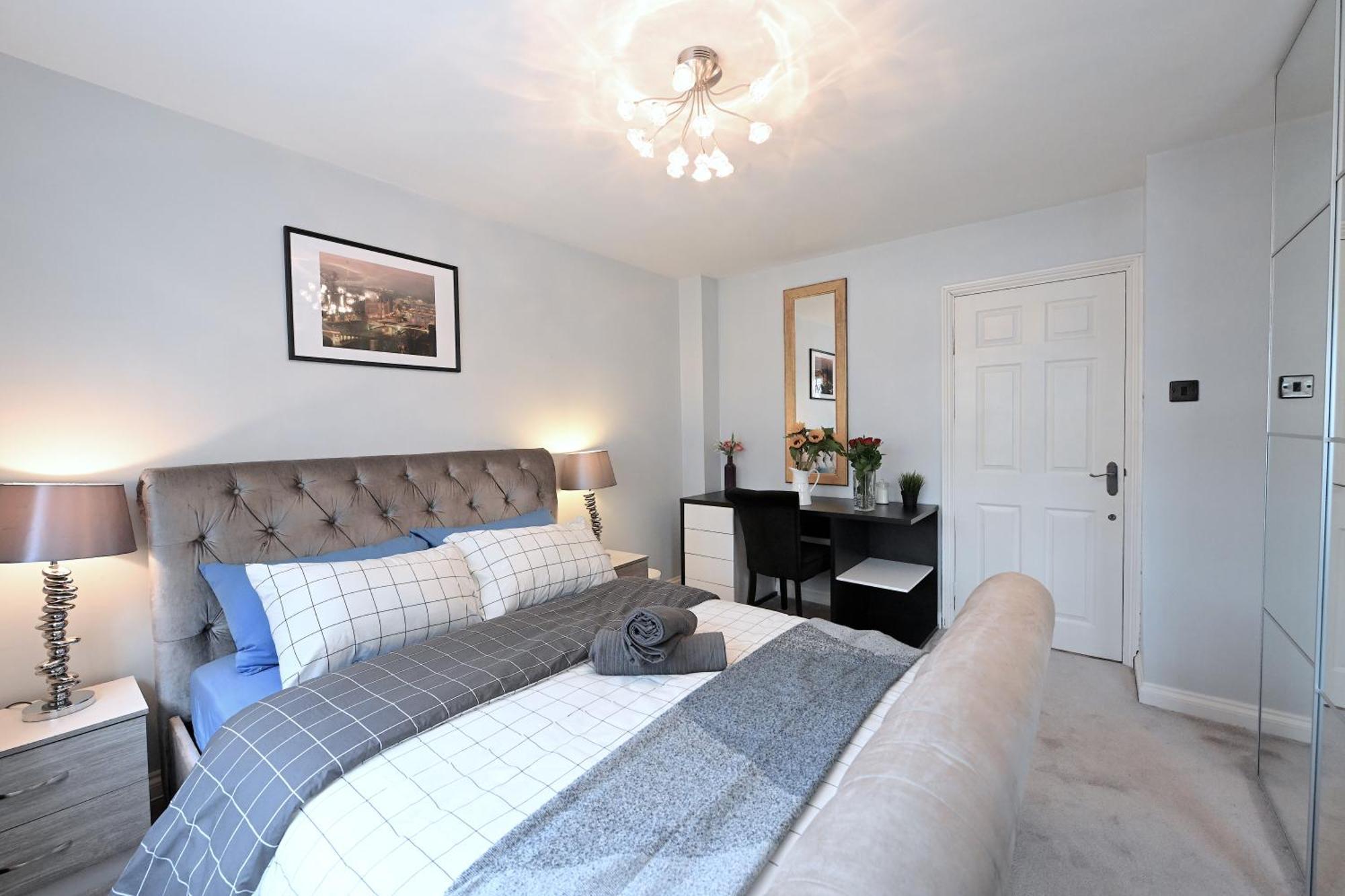 3 Bedroom House In Euston, Patio & Bbq London Exterior photo