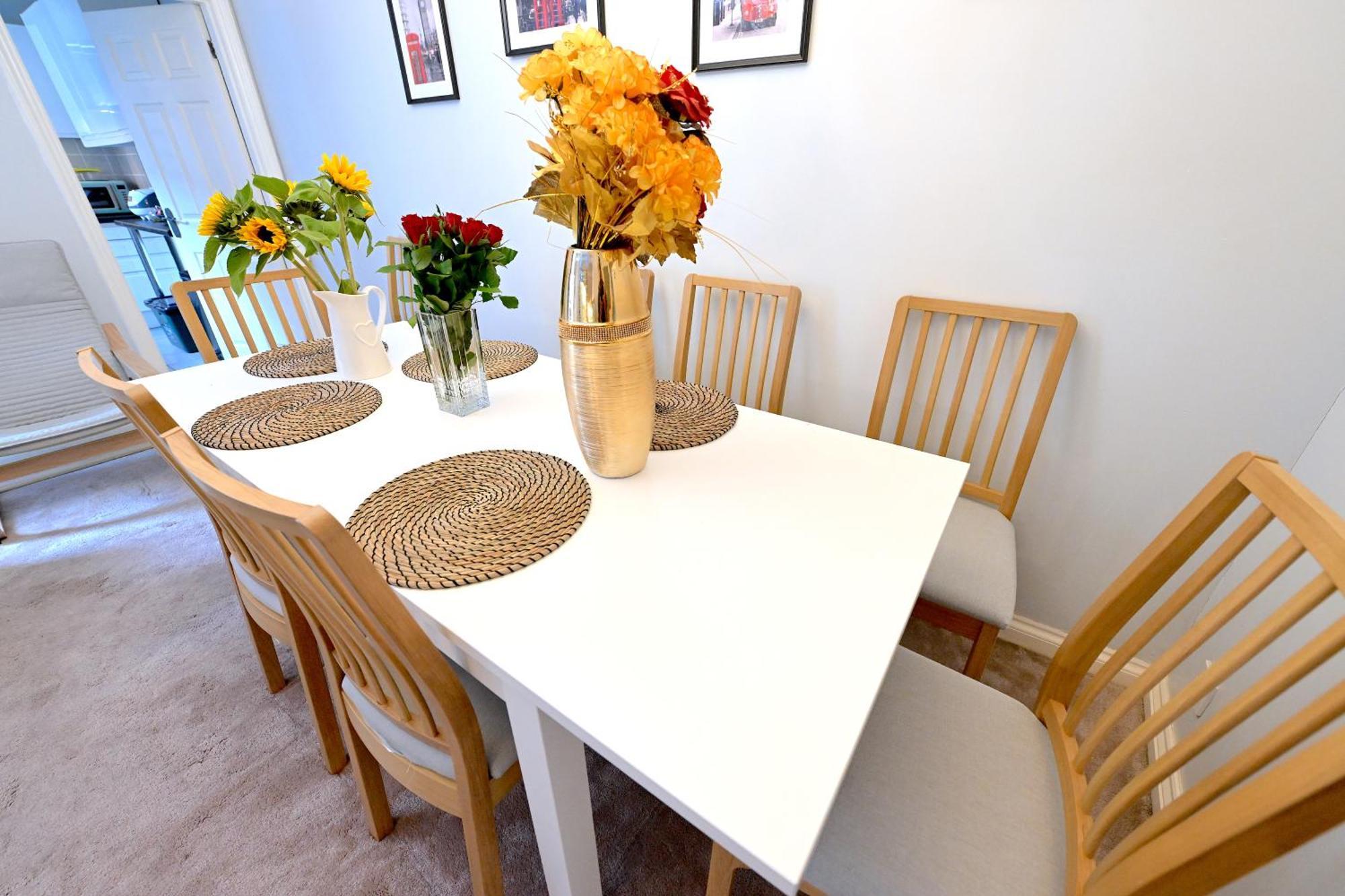 3 Bedroom House In Euston, Patio & Bbq London Exterior photo
