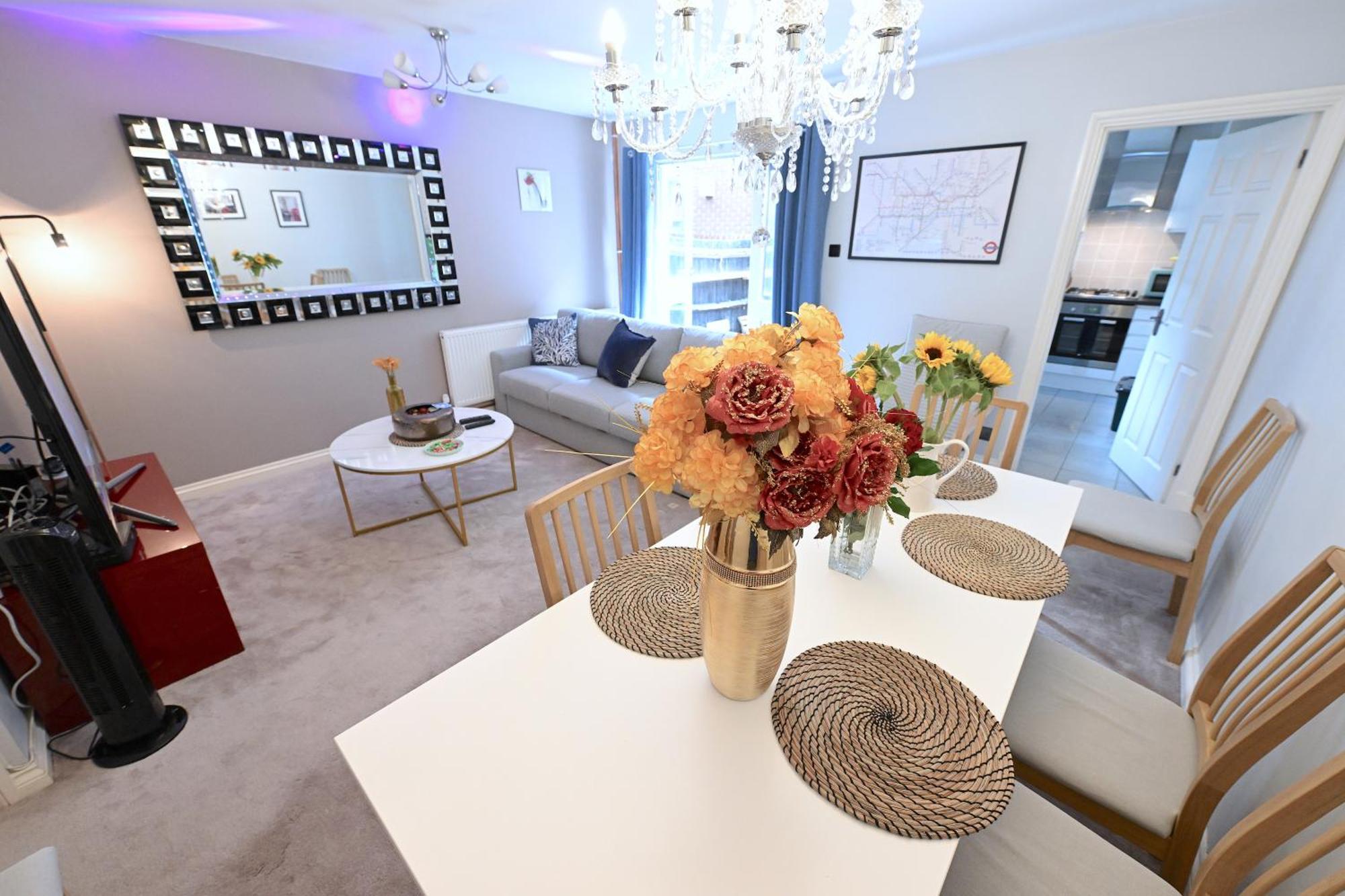 3 Bedroom House In Euston, Patio & Bbq London Exterior photo